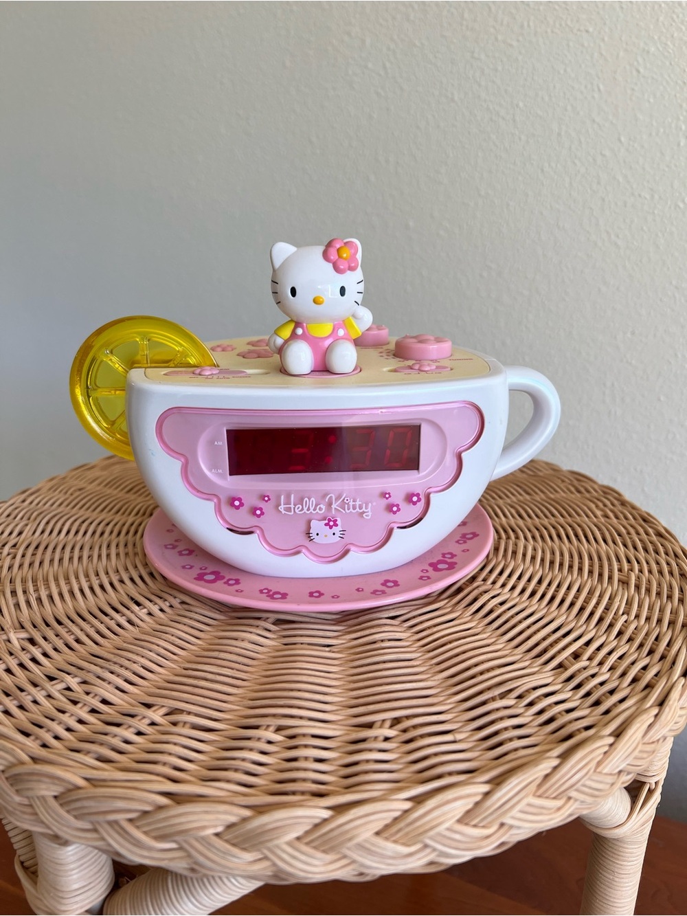 Hello Kitty Pink and White Tea Cup Alarm Clock